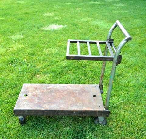www.classicvintagerentals.com ? 7516 - Kidder Industrial Cart