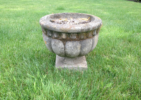 www.classicvintagerentals.com ? 8145 - Bianca Concrete Urn