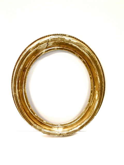 www.classicvintagerentals.com ? 8570 - Oval Gold Frame