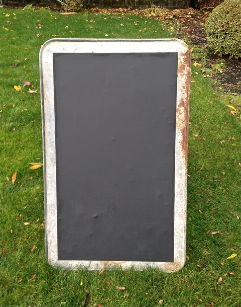www.classicvintagerentals.com ? 9834 - Rusty Chalkboard